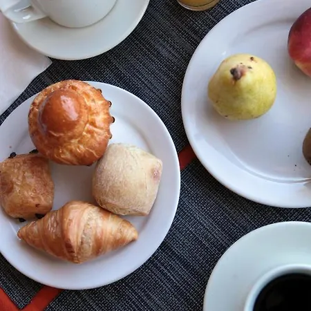 Logis Le Pressoir Hotel 2*