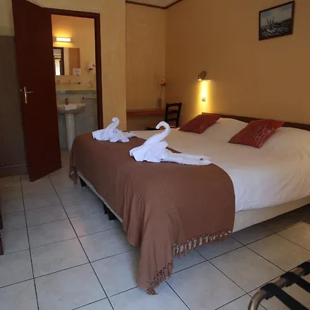Logis Le Pressoir Hotel 2*