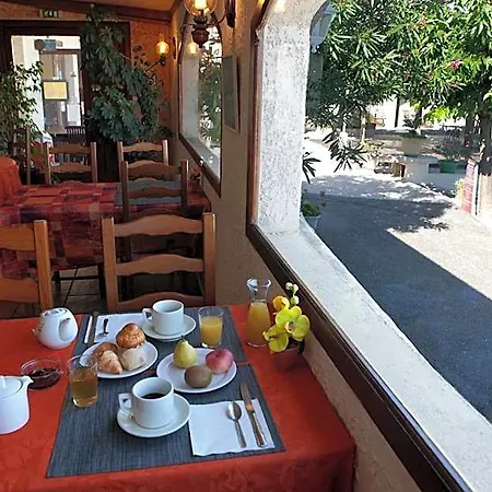 فندق Logis Le Pressoir سانت-تشينيان