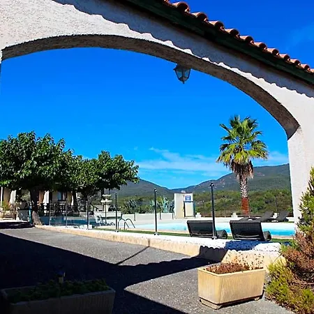 Logis Le Pressoir 2* סן-שיניו