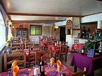 Logis Le Pressoir Hotel