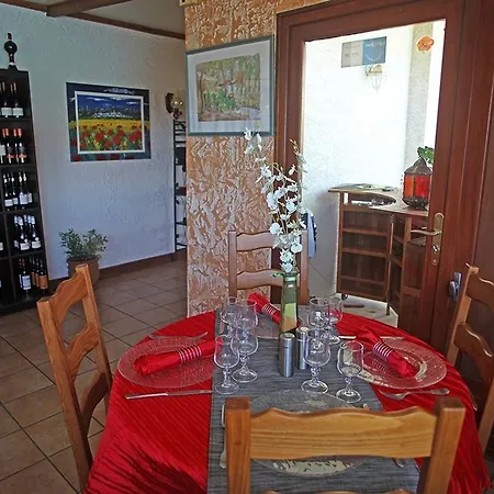 Logis Le Pressoir 2*