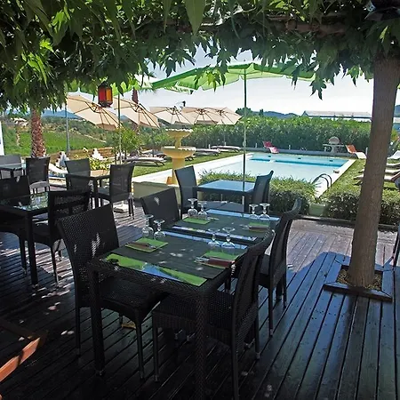 Logis Le Pressoir Hotel 2*