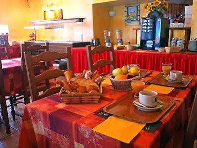 Logis Le Pressoir Hotel